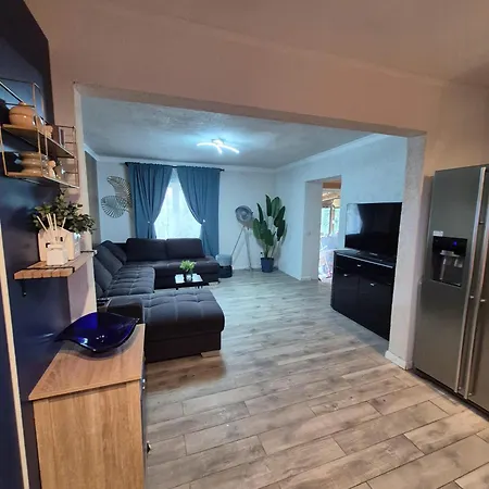 بيت للعطل Georgi